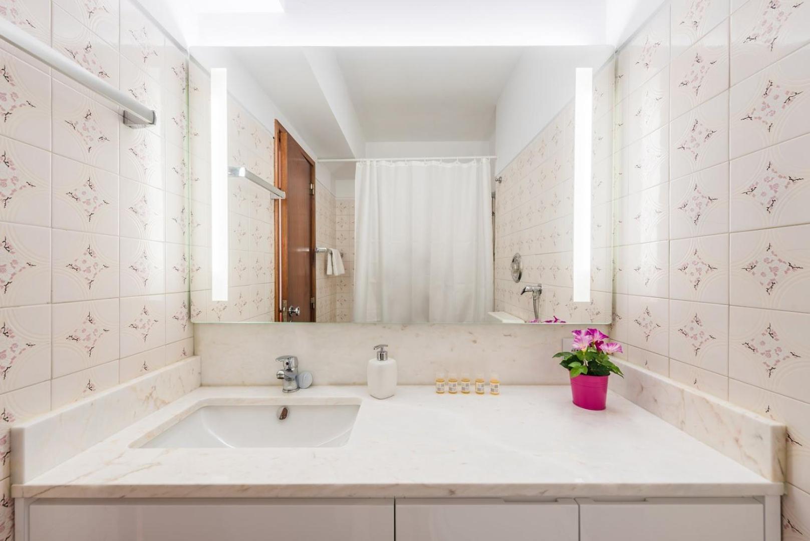 Apartamento Guestready - Eclectic Haven In The Heart Of Oporto Exterior foto